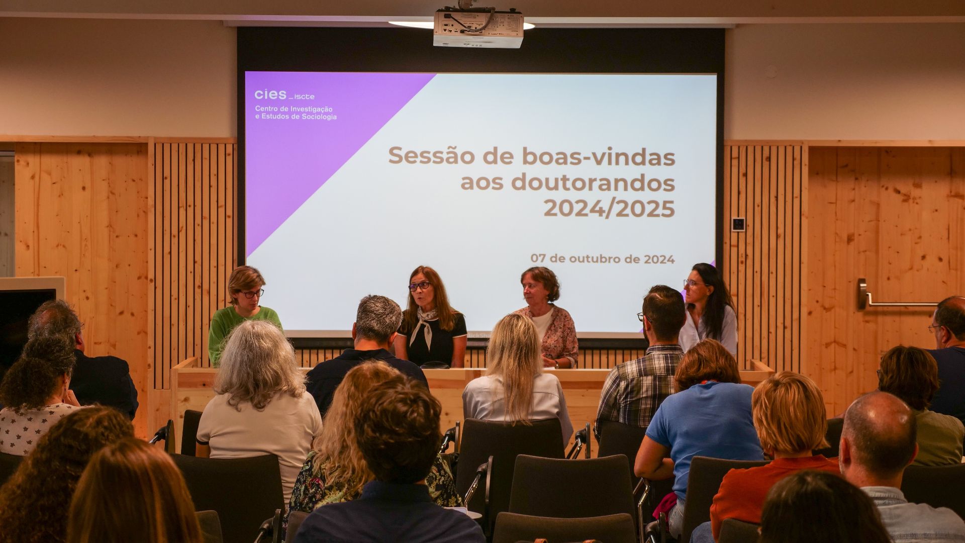 Candidaturas abertas para bolsas de doutoramento do Iscte